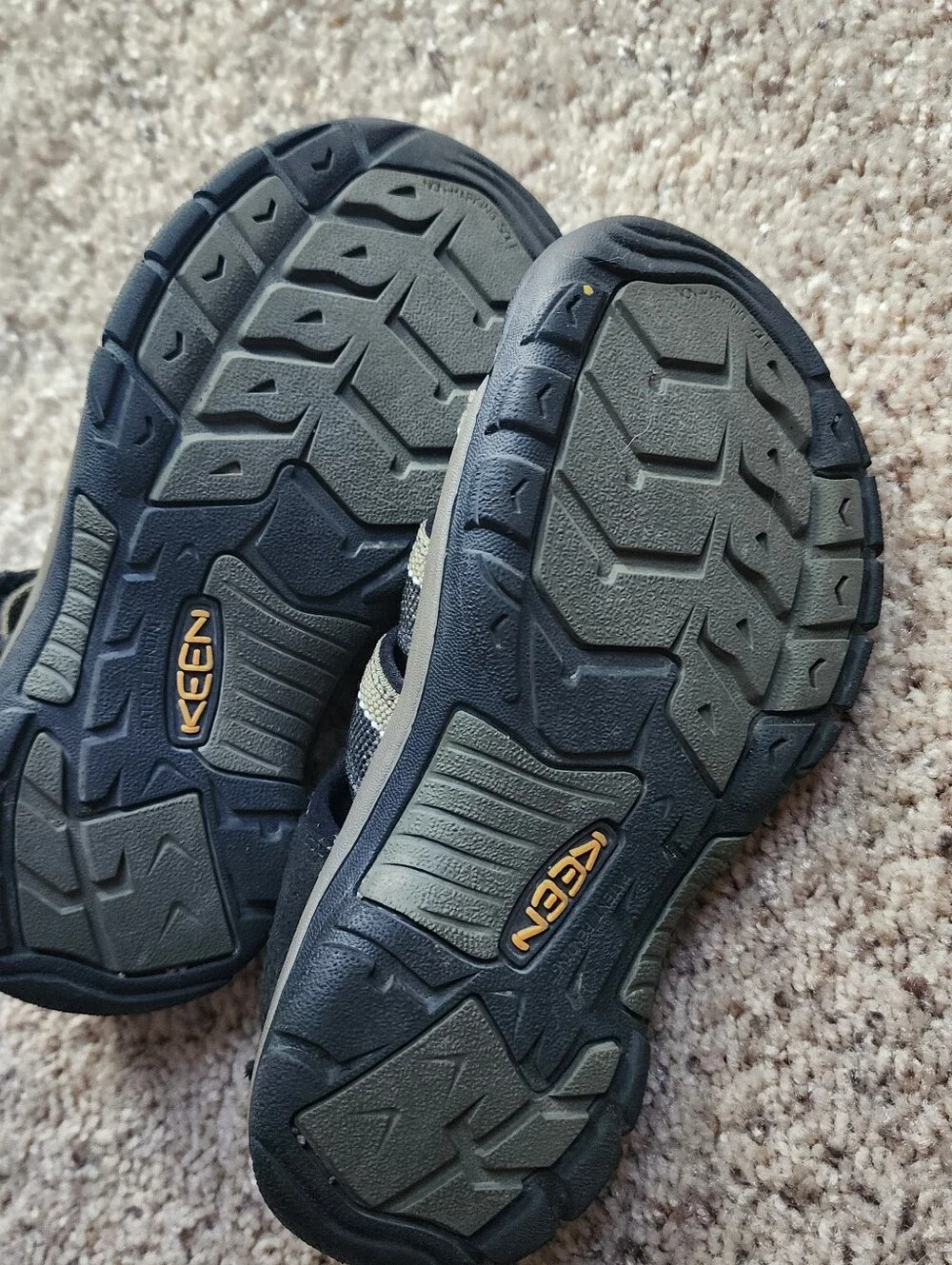 KERN Kids Waterproof Outdoor Sport Sandals - Black and Tan
